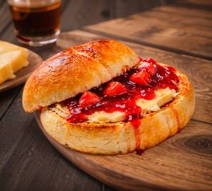Strawberry Bun Maska