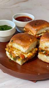 Butter Cheese Masala Pav              