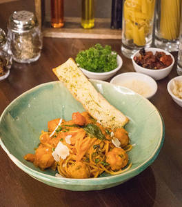 Spaghetti And Chicken Meatballs Pasta