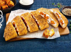 Makhani Paneer Tikka Garlic Bread