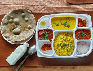 Fixed Kathiyawadi Thali