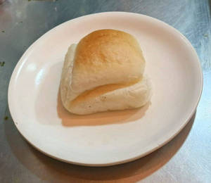 Extra Sada Pav (1 Pcs)