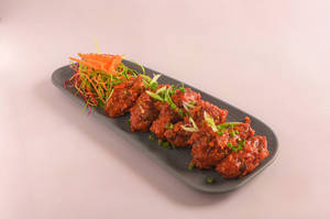 Crispy Chicken Wings In Hot & Spicy Sauce