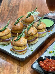 Vada Pao Sliders (6 Pcs)