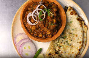 Chole Kulche (2 Pcs)