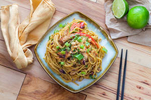 Chicken chilly garlic noodles