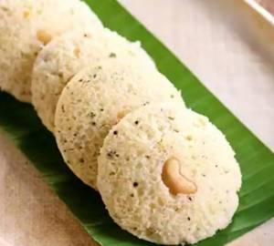Rava Idli [4 Piece] & Delicious Coconut Chutney.