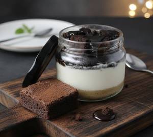 Brownie Cheesecake Eggless Jar
