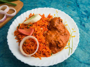 Chicken Schezwan  Kebsa Rice