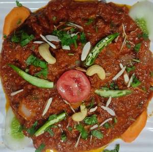 Special Chicken Chilly Tikka Masala