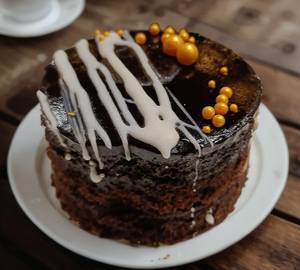 Dark Chocolate Well Cake