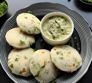 Vegetable Paneer Rava Idli [6 Piece] & Delicious Coconut Chutney.