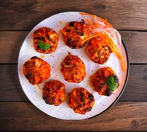Achari Momos [8 Pieces]