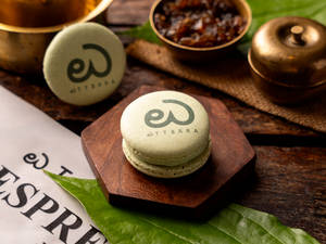 Paan And Gulkand Macaroon