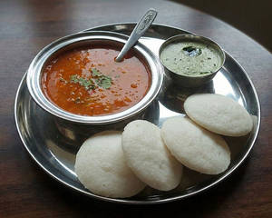 4 Idli + Sambar + Chutney