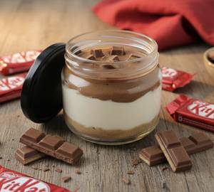 Kitkat Cheesecake Eggless Jar