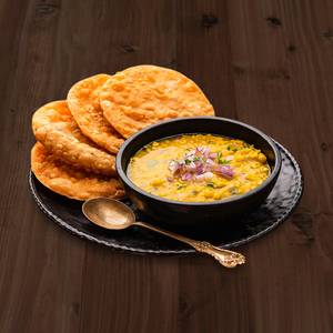 Sindhi Special Dal Pakwan [2 Pieces]