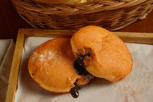 Dark chocolate bun
