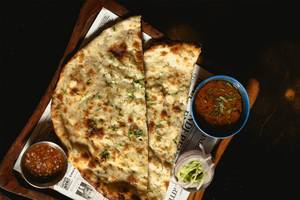 Pyaaz Amritsari Kulcha