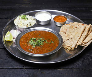 Akkha Masoor Meal