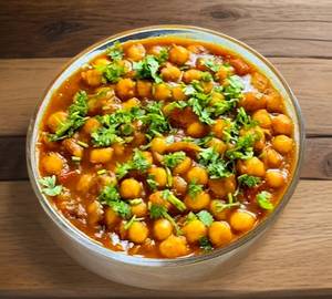 Punjabi Chole ( 250Ml) +2 Roti  +1Pc Gulab Jamun