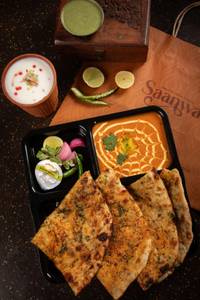 Paneer Naan With Gravy