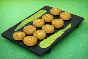 Baked Falafel(10pc) With Hot Garlic Sauce