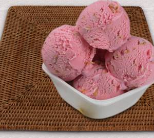 Gulkand icecream [2 scoops]
