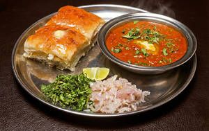 Pav Bhaji + 2 Butter Pav