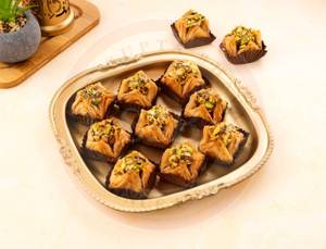 Pyramid Pista Baklava