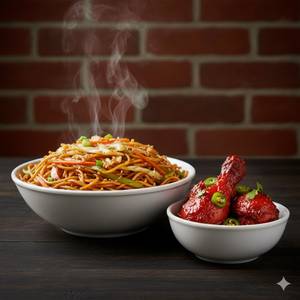 Veg Hakka Chowmein With Chilli Chicken [2 Pieces]