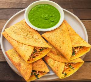 Paneer stuffed besan chila ( 2 pieces)