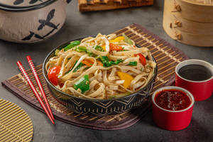 Veg Malaysian Noodles [500 ML]