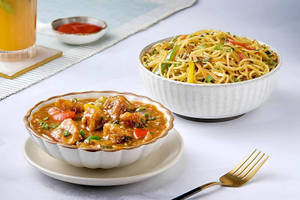 Paneer Chilli + Veg Noodles