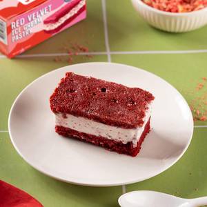 Red Velvet Ice Cream Pastry [150 Ml]