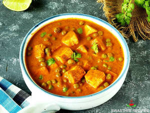 Matar Paneer Gravy With Dry Veg & Butter Tawa Roti
