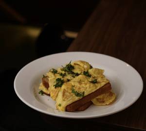 Bread omlette