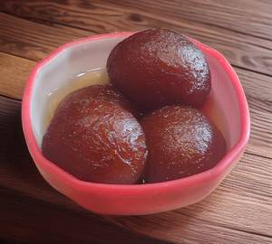 4 pcs Gulab Jamun