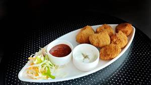 Vegetable Kurkure Momos (2 Pcs]