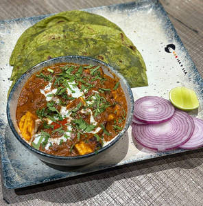Paneer Tikka Masala /palak Paratha Combo
