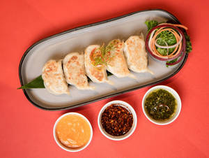 Red Curry Bao(2pcs) & Japanese Chicken Gyozo(3pcs)