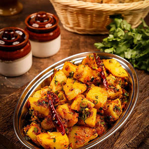 Hing Dhaniya Ke Chatpate Aaloo