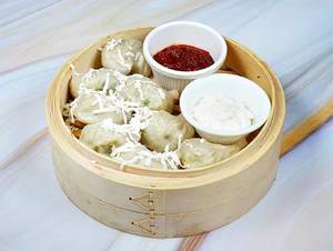 Veg Momos [10 Pieces]