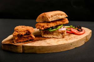 Chicken Crackling Pav