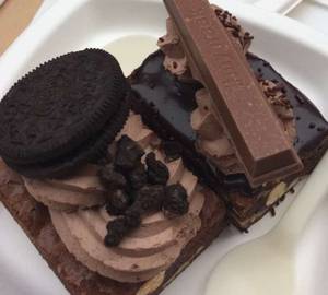 Brownie With Oreo & Kitkat