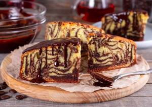 Chocolate marble cake