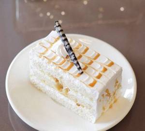 Eggless Nutty Butterscotch pastry