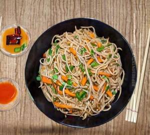 Chicken hakka noodles