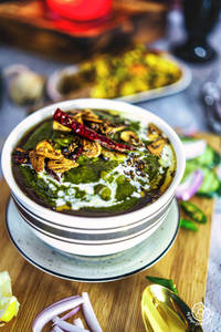 Paneer lahsuniya palak