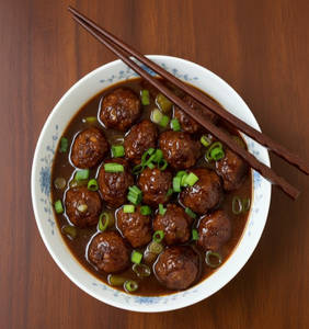 Vegetable Dumpling In Manchurian Sauce - (manchuan)